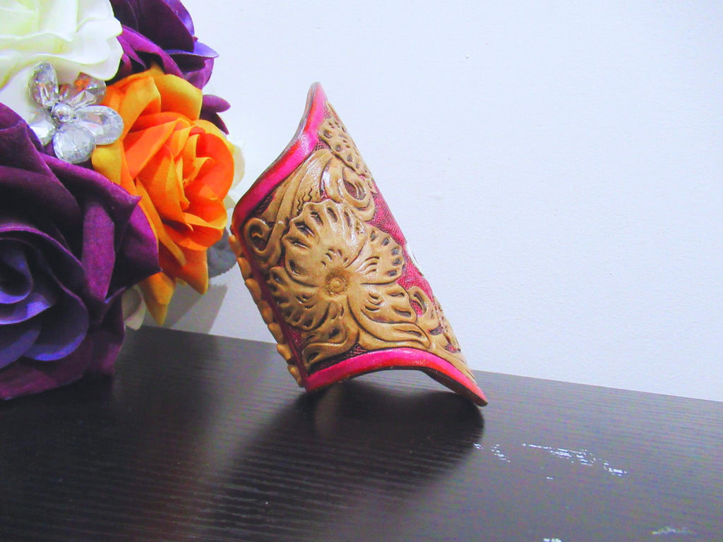 Custom Leather Wedding Bouquet Wrap/Holder - Floral Design - For Brides, bridesmaids & Flower Girls
