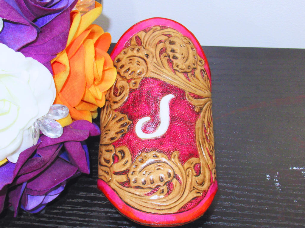 Custom Leather Wedding Bouquet Wrap/Holder - Floral Design - For Brides, bridesmaids & Flower Girls