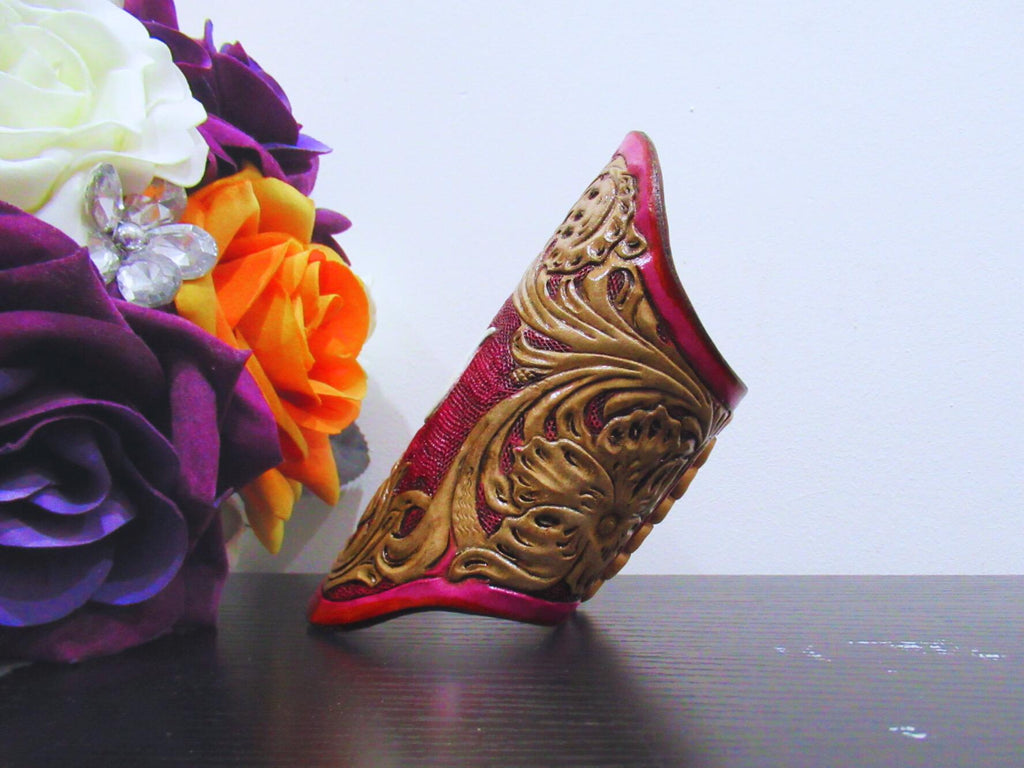 Custom Leather Wedding Bouquet Wrap/Holder - Floral Design - For Brides, bridesmaids & Flower Girls